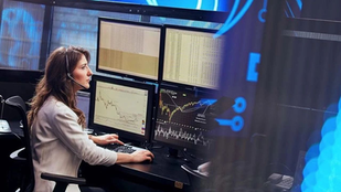 War Fears Shake Markets: Gold Hits New Record, Oil at Four-Year High