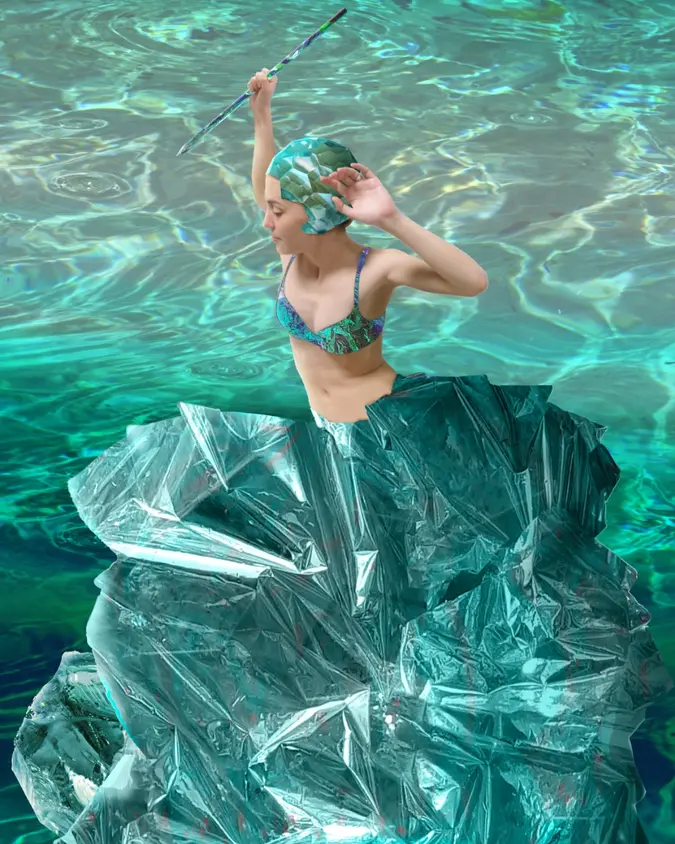 Con la inmensidad del océano contenida en infinitos reflejos de cristal líquido, de mar sólido.