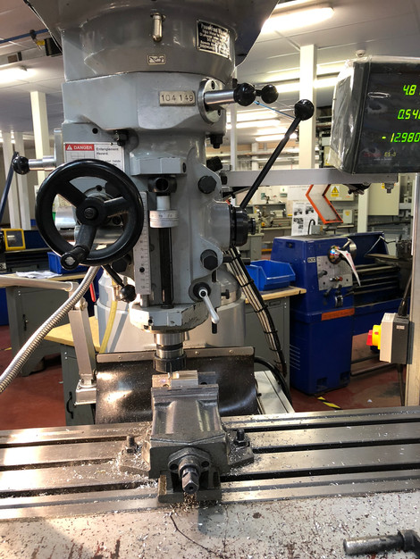 Milling a component using a Milling Machine