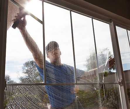 Window Cleaning Service in Seguin, ON cleaning residential home windows