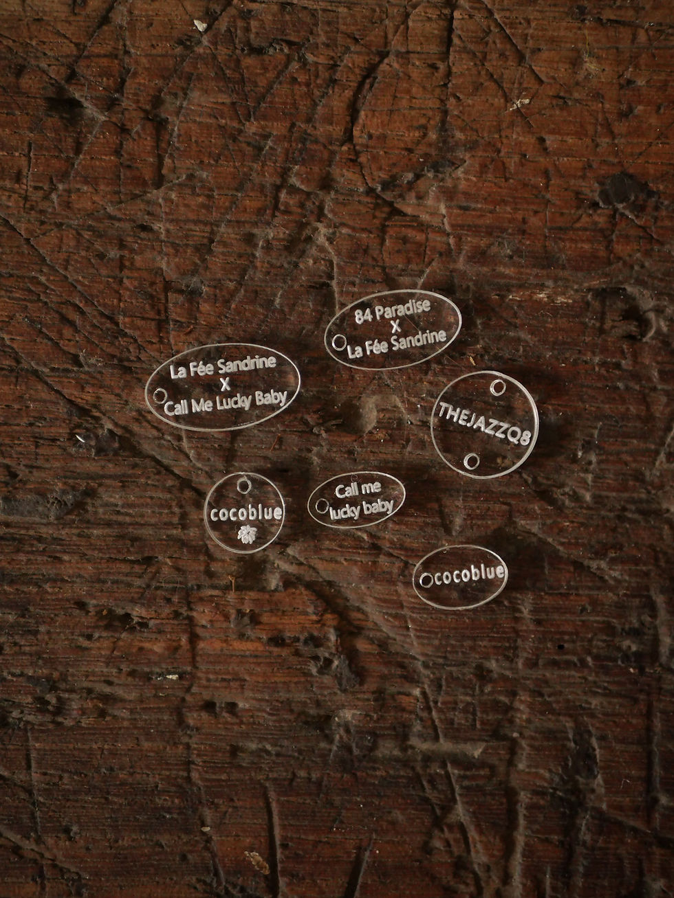 Miniature : 100 Médaillons en plexiglas transparent gravés