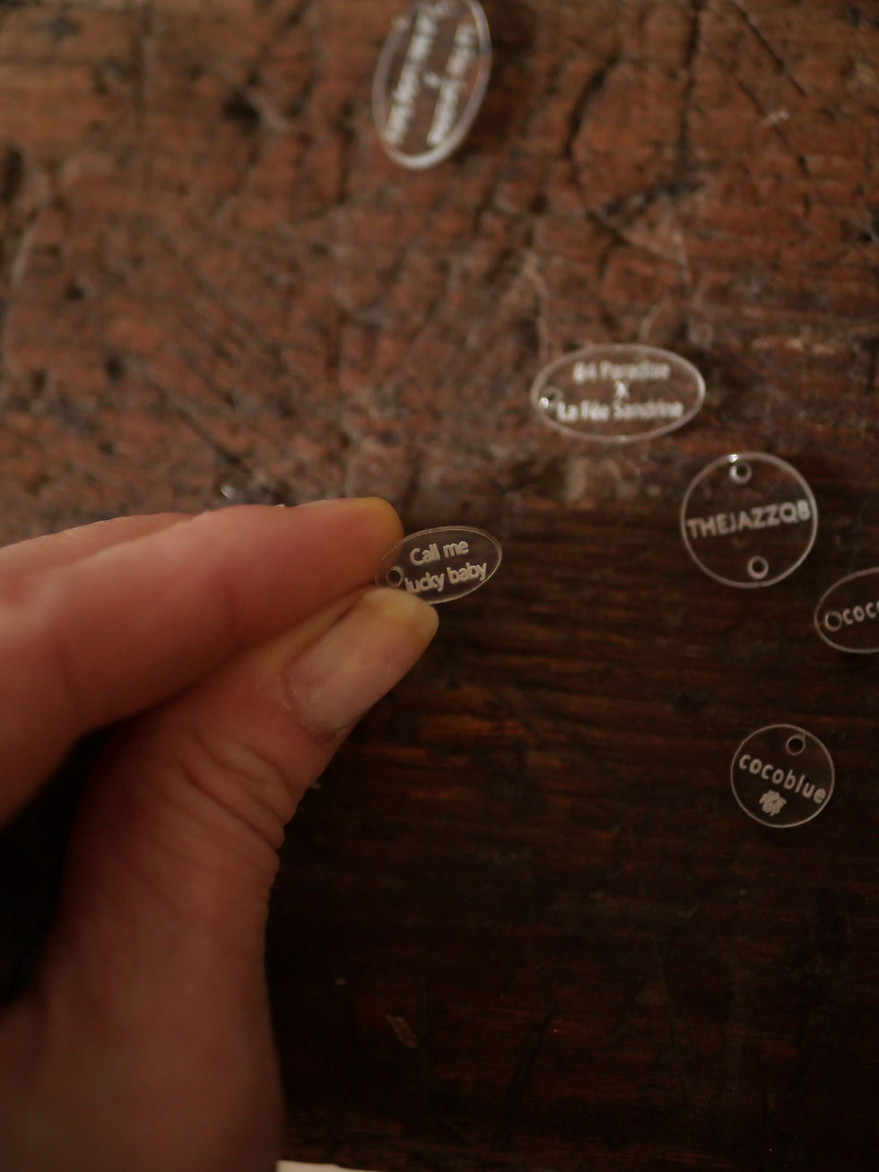 Miniature : 100 Médaillons en plexiglas transparent gravés