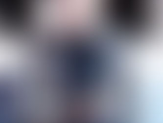 Шуга получает внимание за необычный выбор своих костюмов