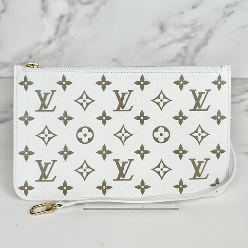 Louis Vuitton Neverfull MM Pouch Spring In The City | RetailReviver