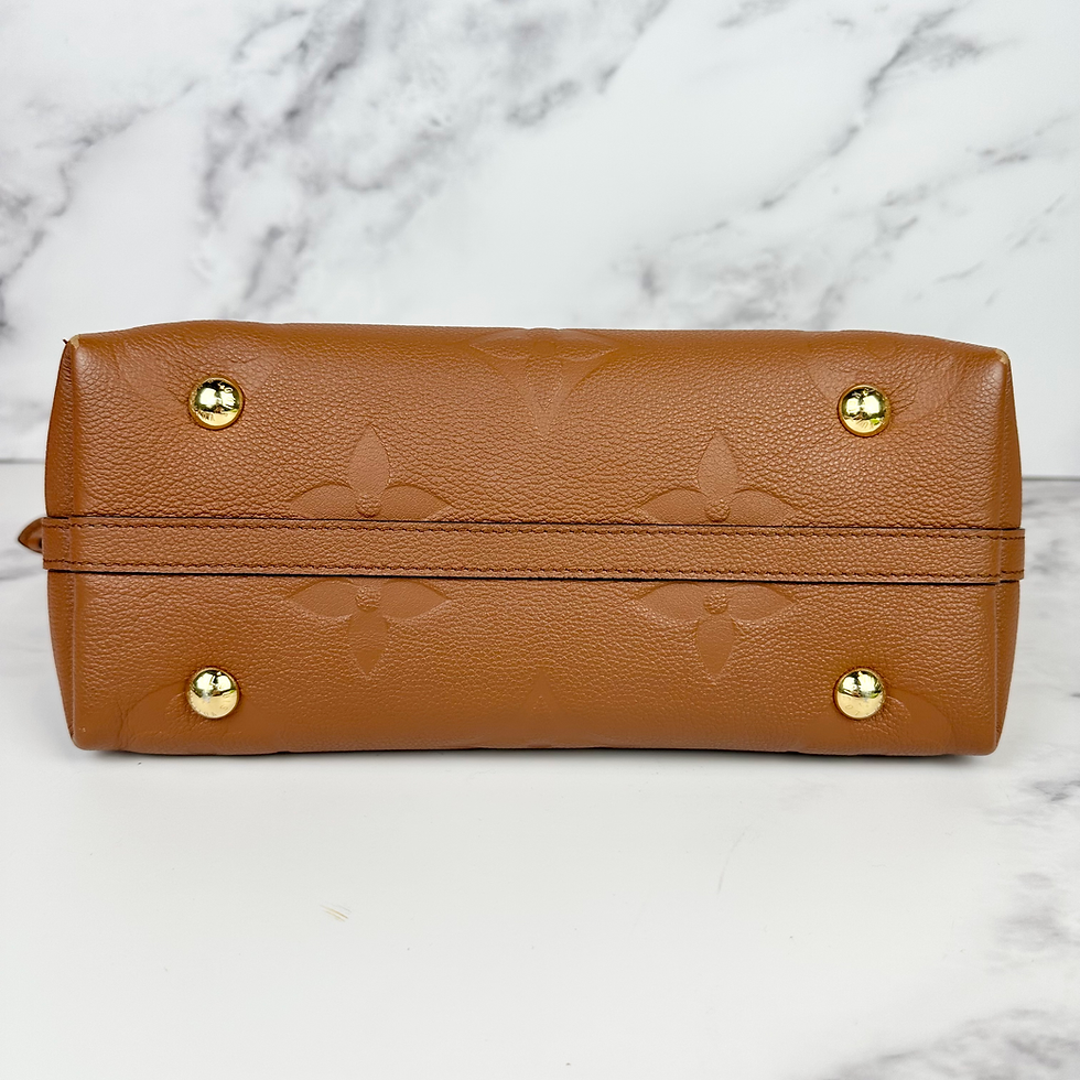 Thumbnail: Louis Vuitton Carryall PM & Pouch Cognac 