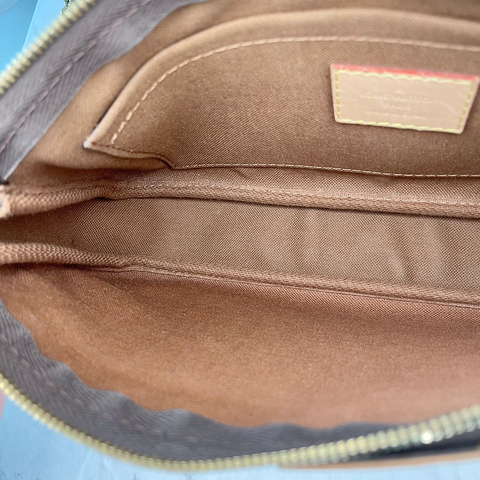 Thumbnail: Louis Vuitton Large Pochette Monogram CA5220