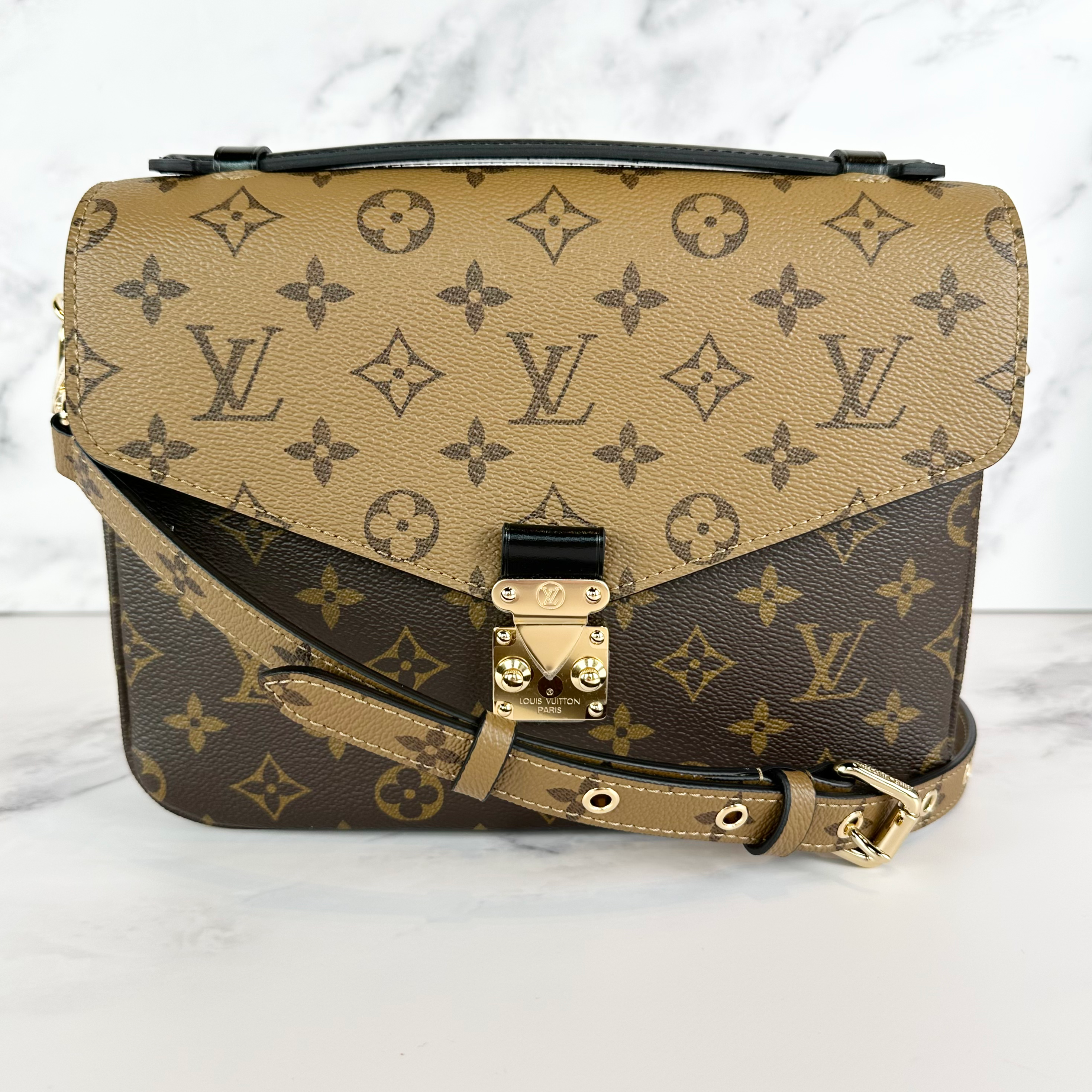 Louis Vuitton Pochette Métis Reverse Monogram