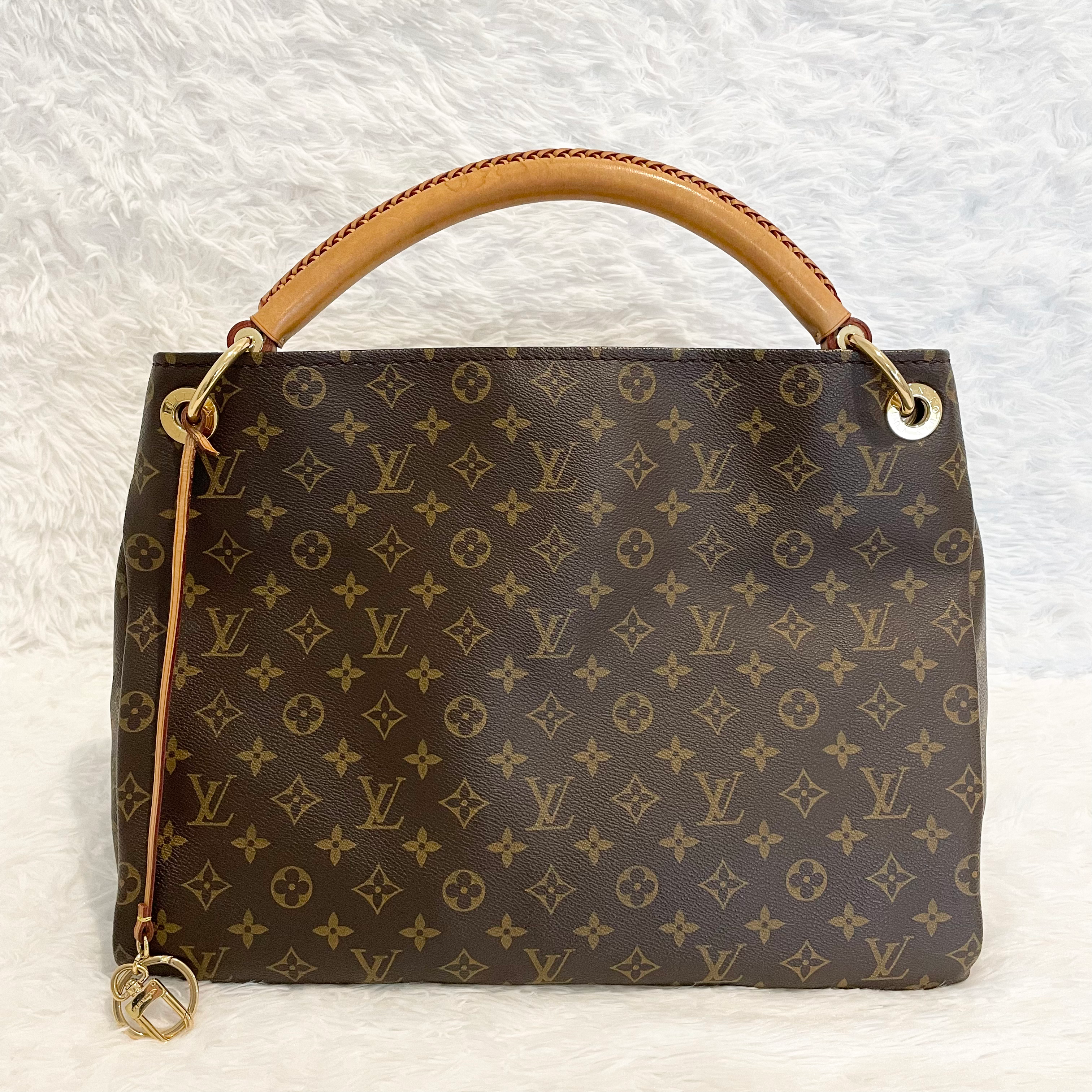 Louis Vuitton Artsy MM Monogram CA3110