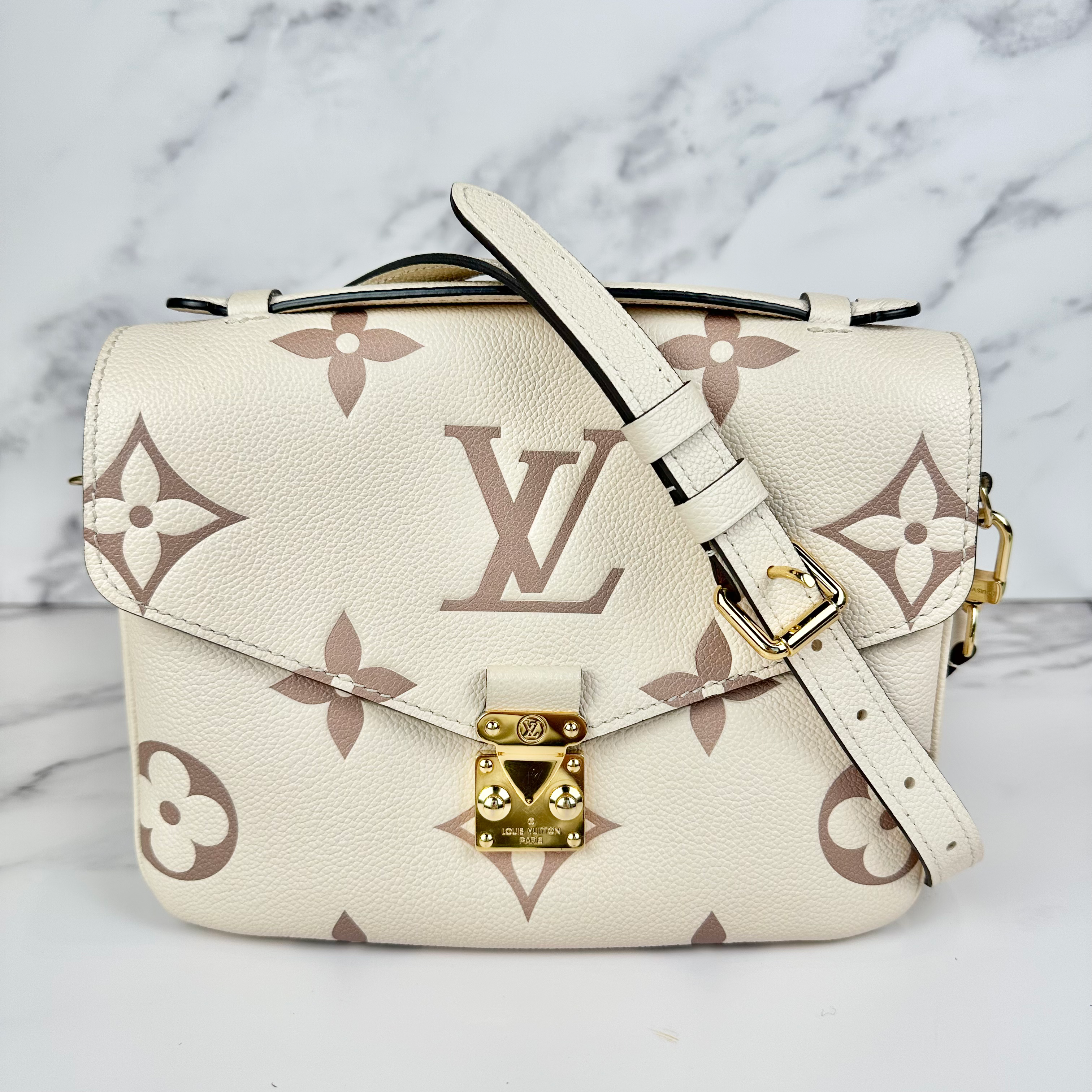 Louis Vuitton Pochette Métis Bicolor Creme Microchip