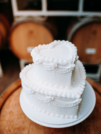 Large 2 Tier Vintage Lambeth-style cake for a romantic winery wedding