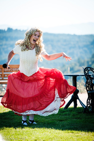 Hailey McAvoy singing the "Tipsy Song" from La Perichole (Offenbach)
