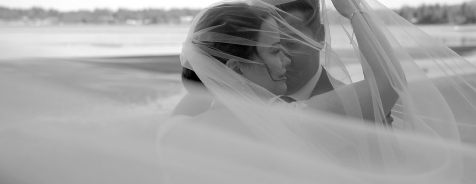 Elopement ceremony overlooking the ocean at Tigh-Na-Mara Resort, Vancouver Island