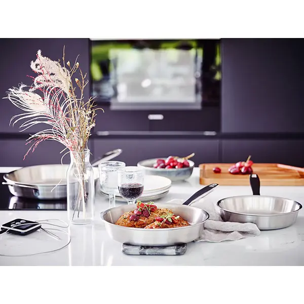 BEKA, poêles en inox multiply (chauffe intégrale fond et bords) avec manche fixe (20, 24 et 28cm)