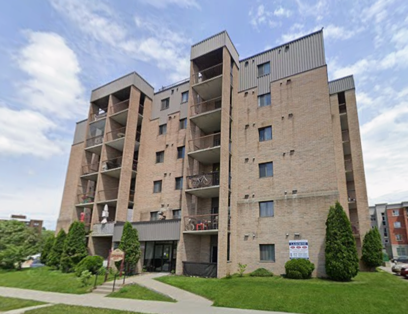 40 Rue Saint-François N, Sherbrooke — photo 1