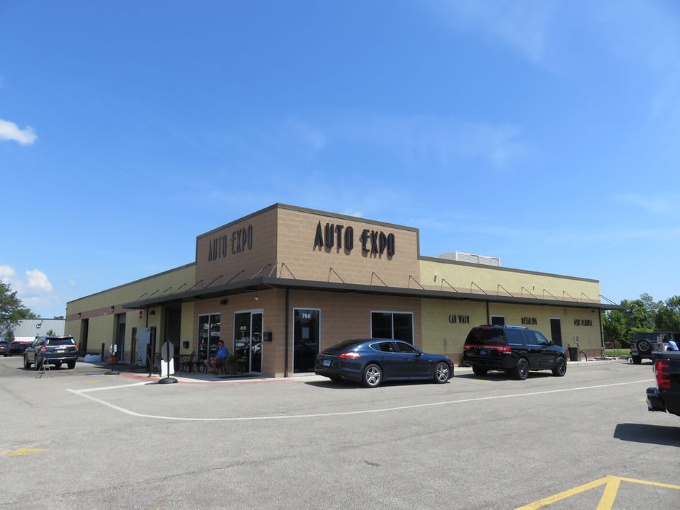 COMMERCIAL ARCHITECTURAL FIRM