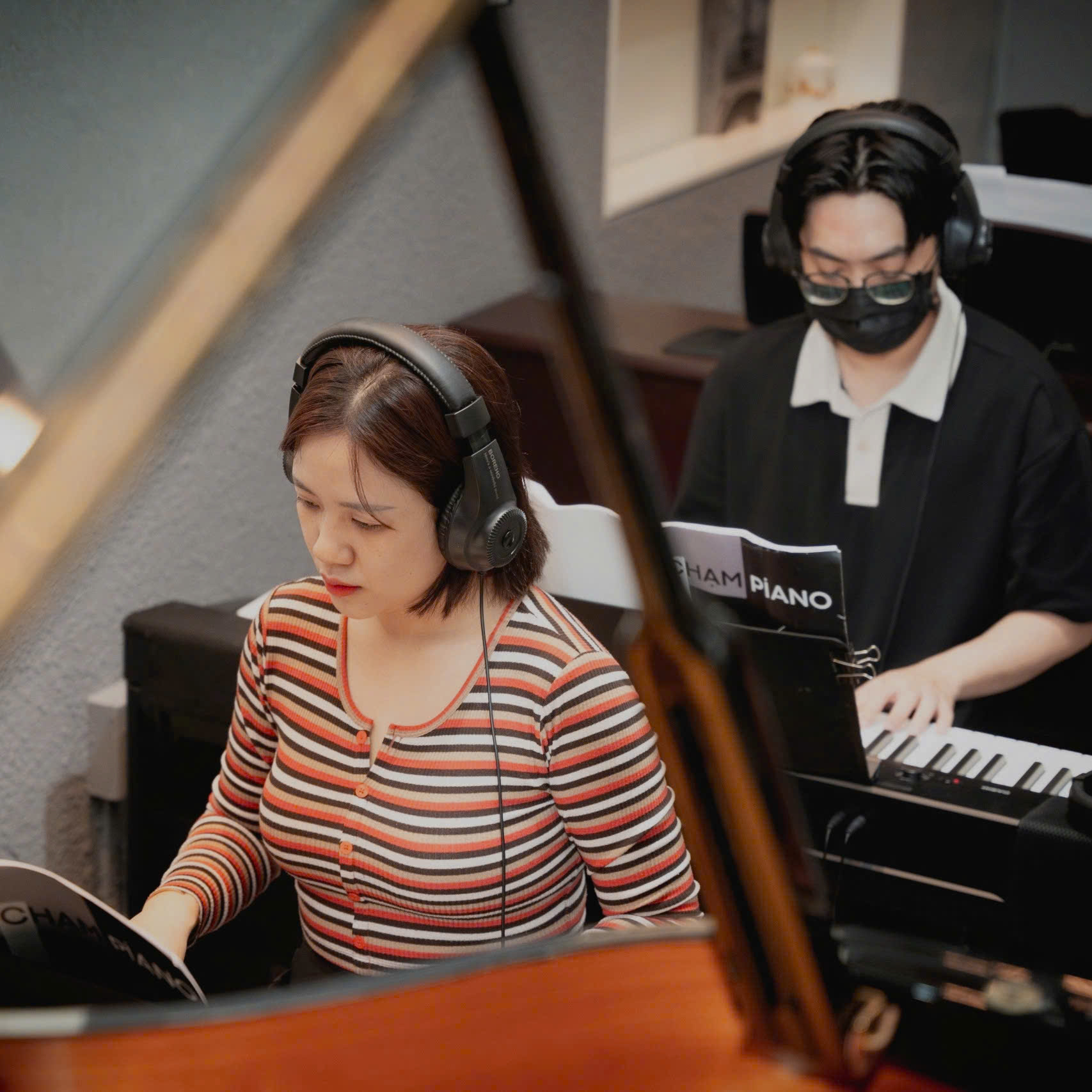 học trên grand piano