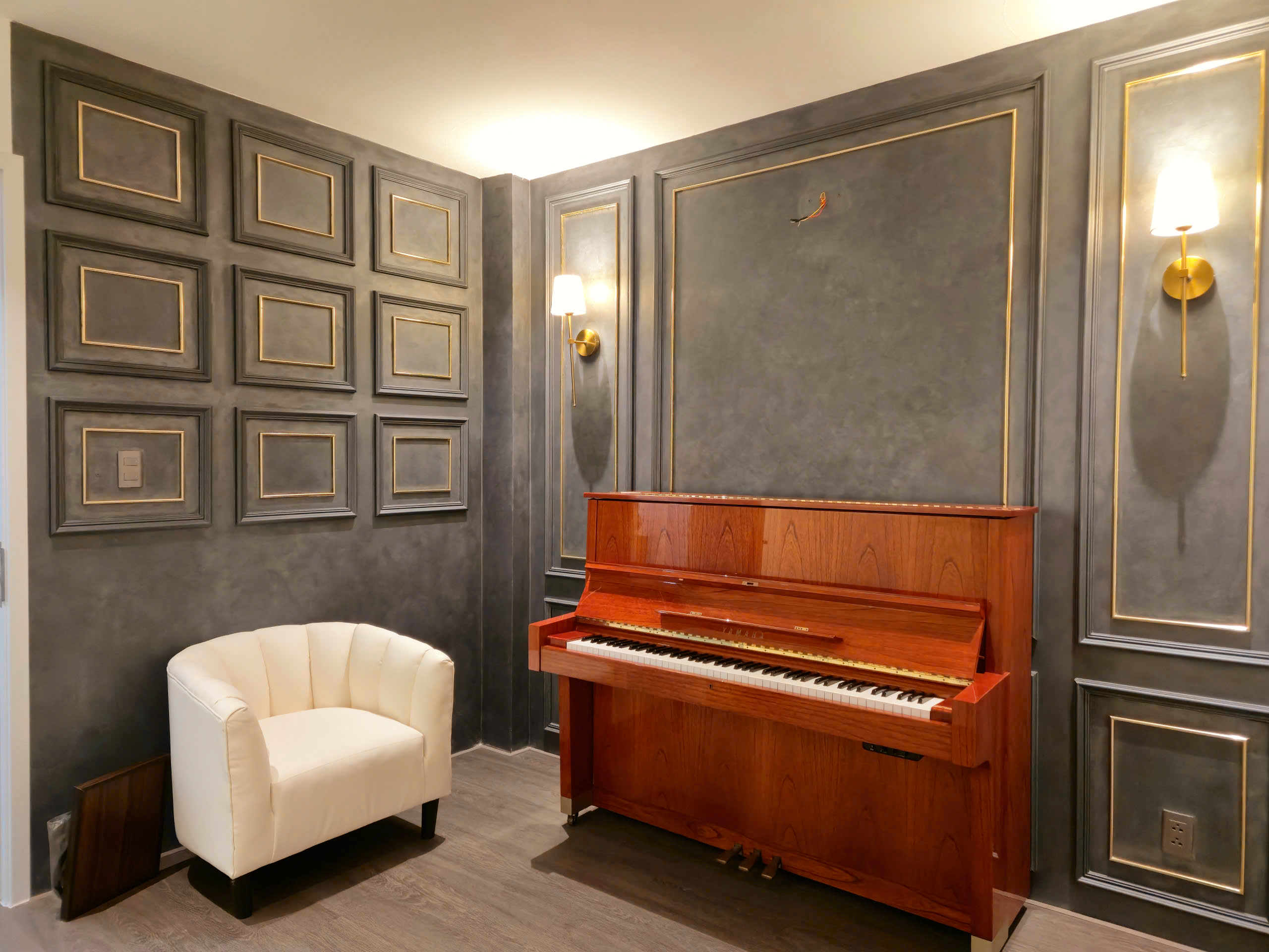 Phòng tự luyện đàn cơ upright riêng tại CHẠM PIANO Phú Nhuận