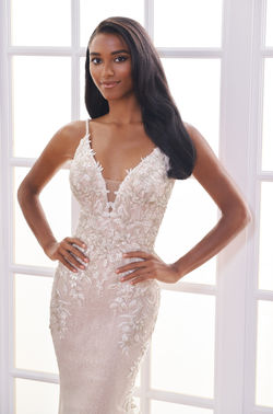 Knoxville Vestido De Novia | Lace u0026 Glam Bridal Boutique vestido d