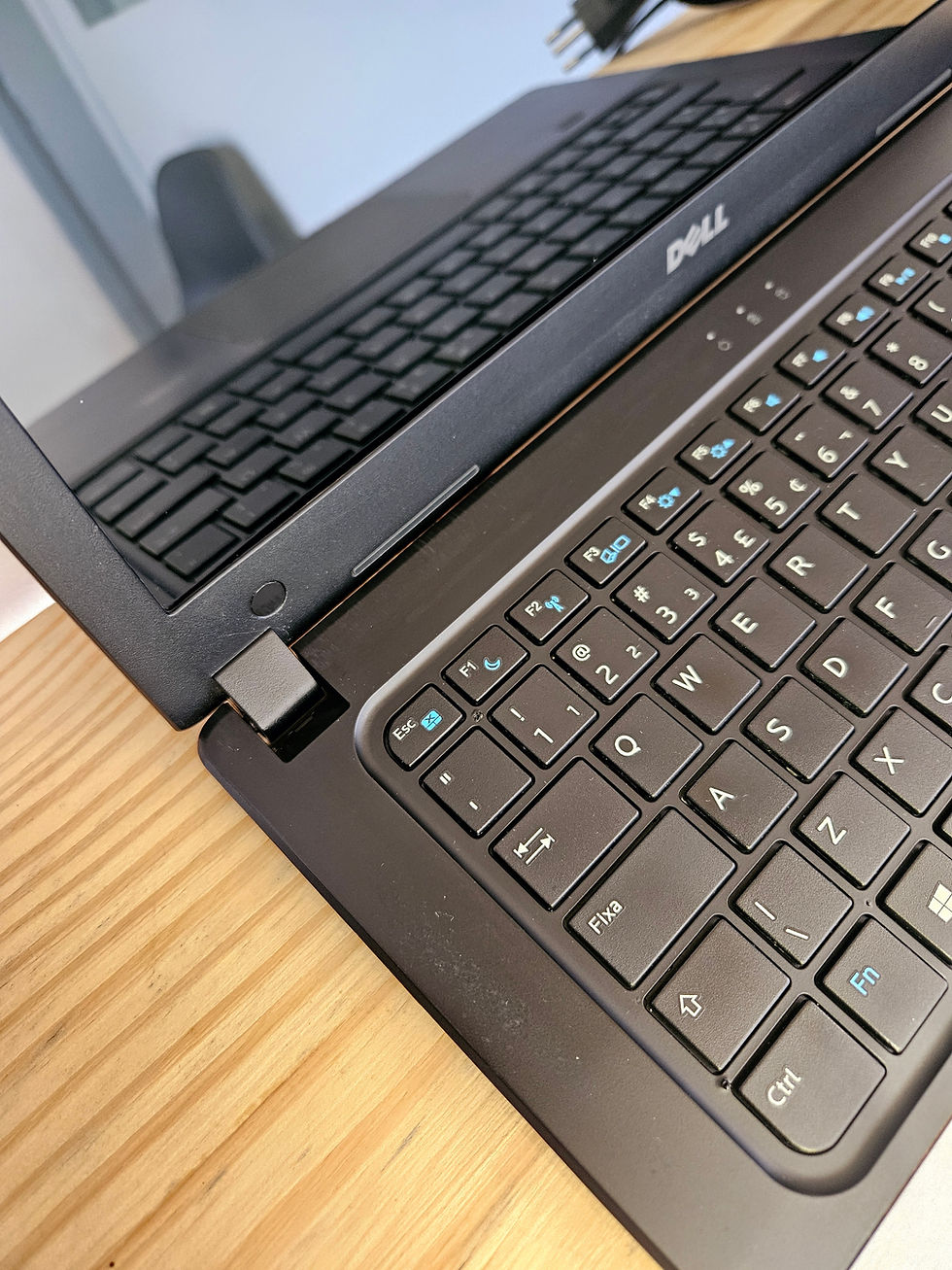 Miniatura: NOTEBOOK SEMINOVO DELL - i5 4º GEN - RAM 4GB SSD 120GB - 2GB NVIDIA