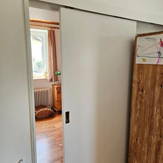 Türen streichen, Lack für Türen und Fenster