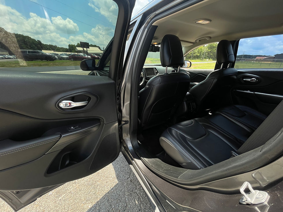 Thumbnail: 2017 Jeep Cherokee Latitude