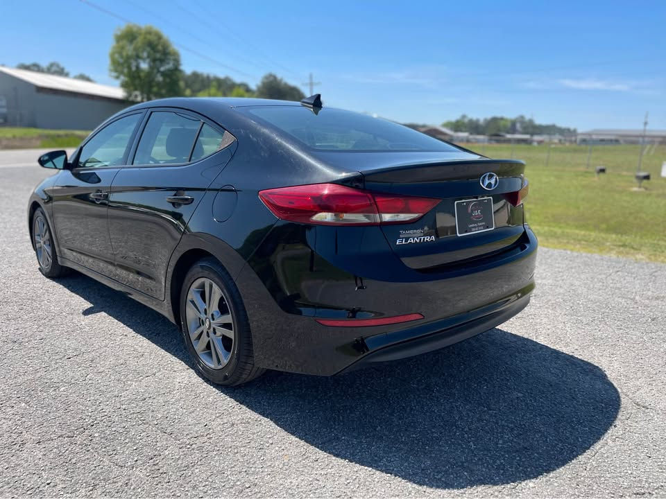 Thumbnail: 2017 Hyundai Elantra SE 