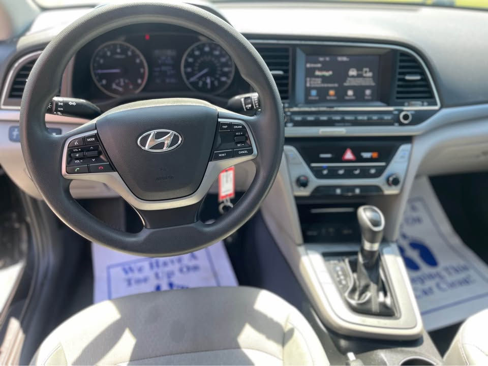 Thumbnail: 2017 Hyundai Elantra SE 