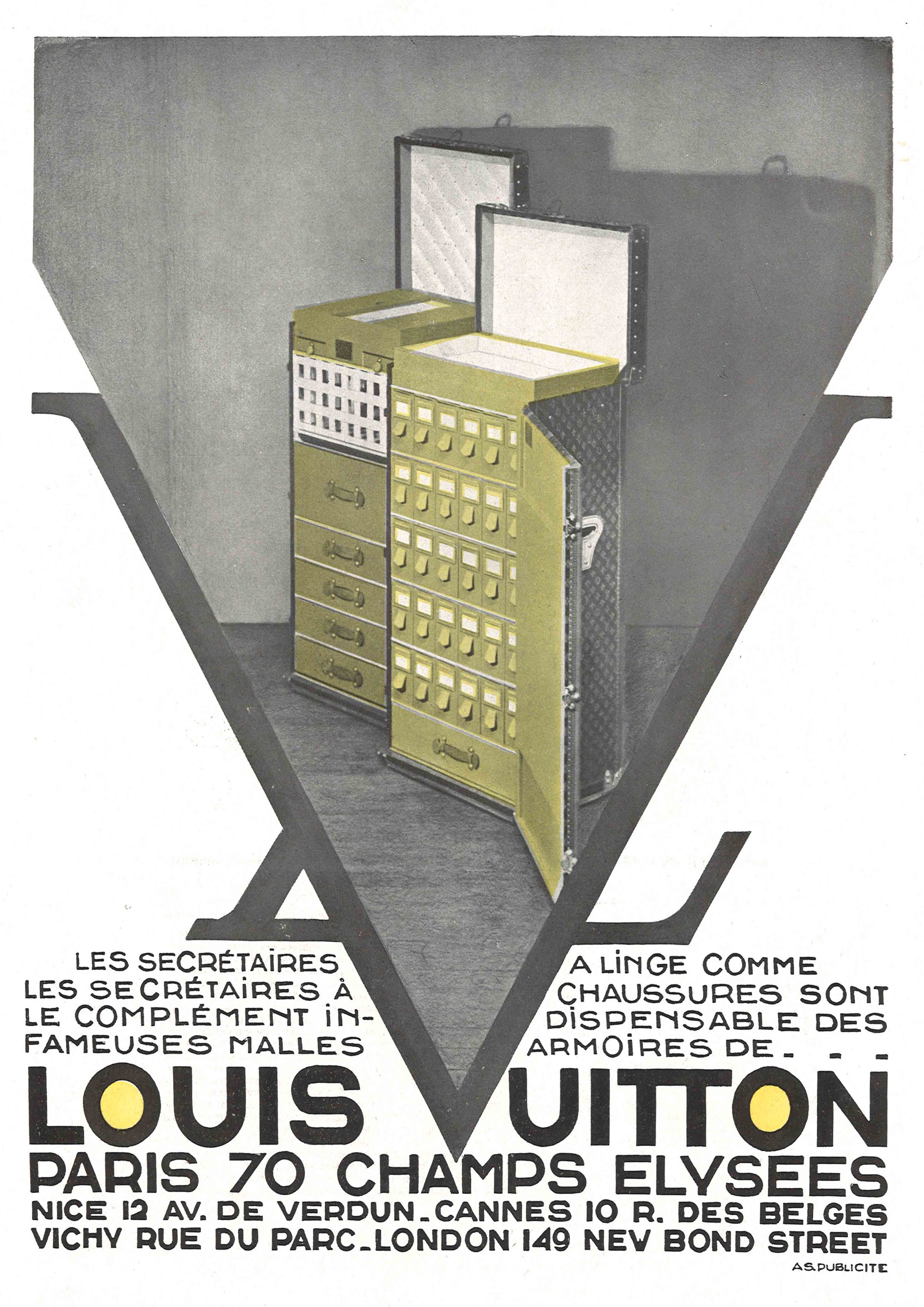 Fashion - Vuitton - Travel Chests