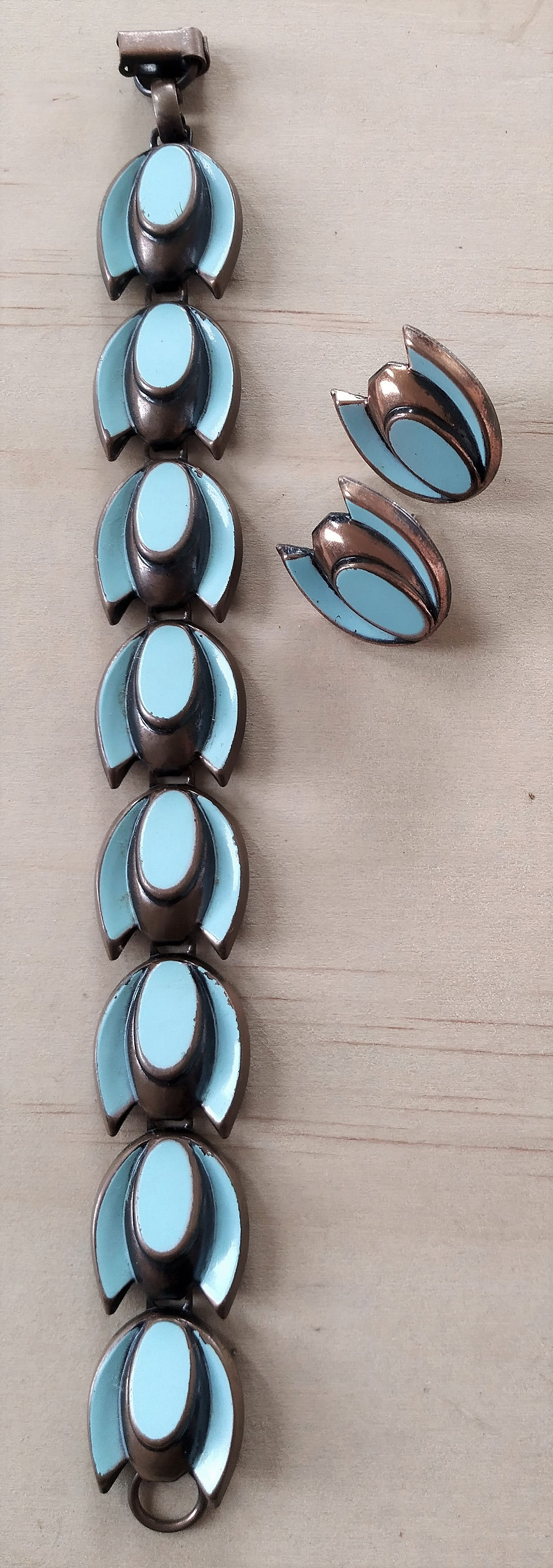 Thumbnail: Parure - American Vintage Bracelet & Earring Set