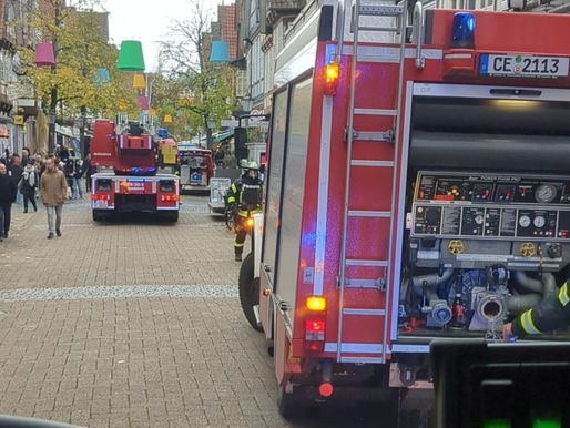 Celler Altstadt: Brennendes Elektrogerät ruft Feuerwehr auf den Plan