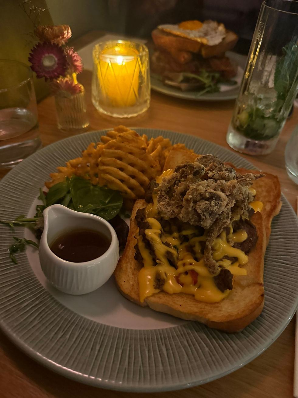Toast Winchester Review - Cocktails, Cozy Vibes and a Great Date Night Spot