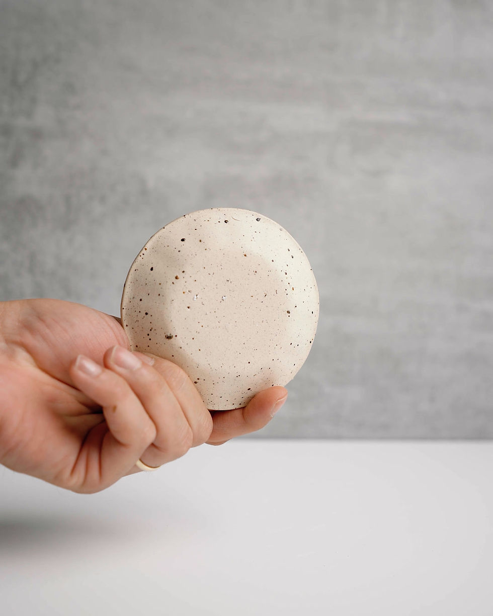 Küçük resim: Köy Kahvesi Stoneware Çay Tabağı