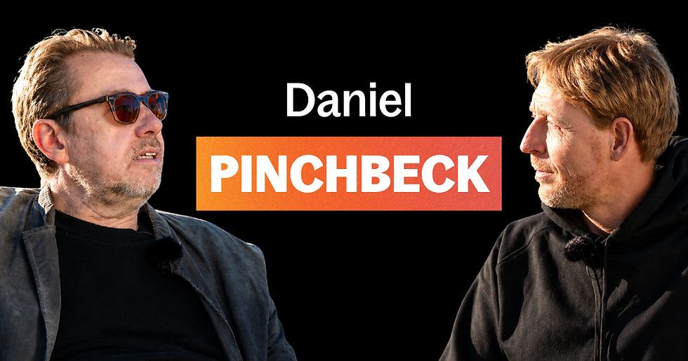 Buď se probudíme, nebo zanikneme: Daniel Pinchbeck o kolapsu civilizace a o tom, co nás může zachránit