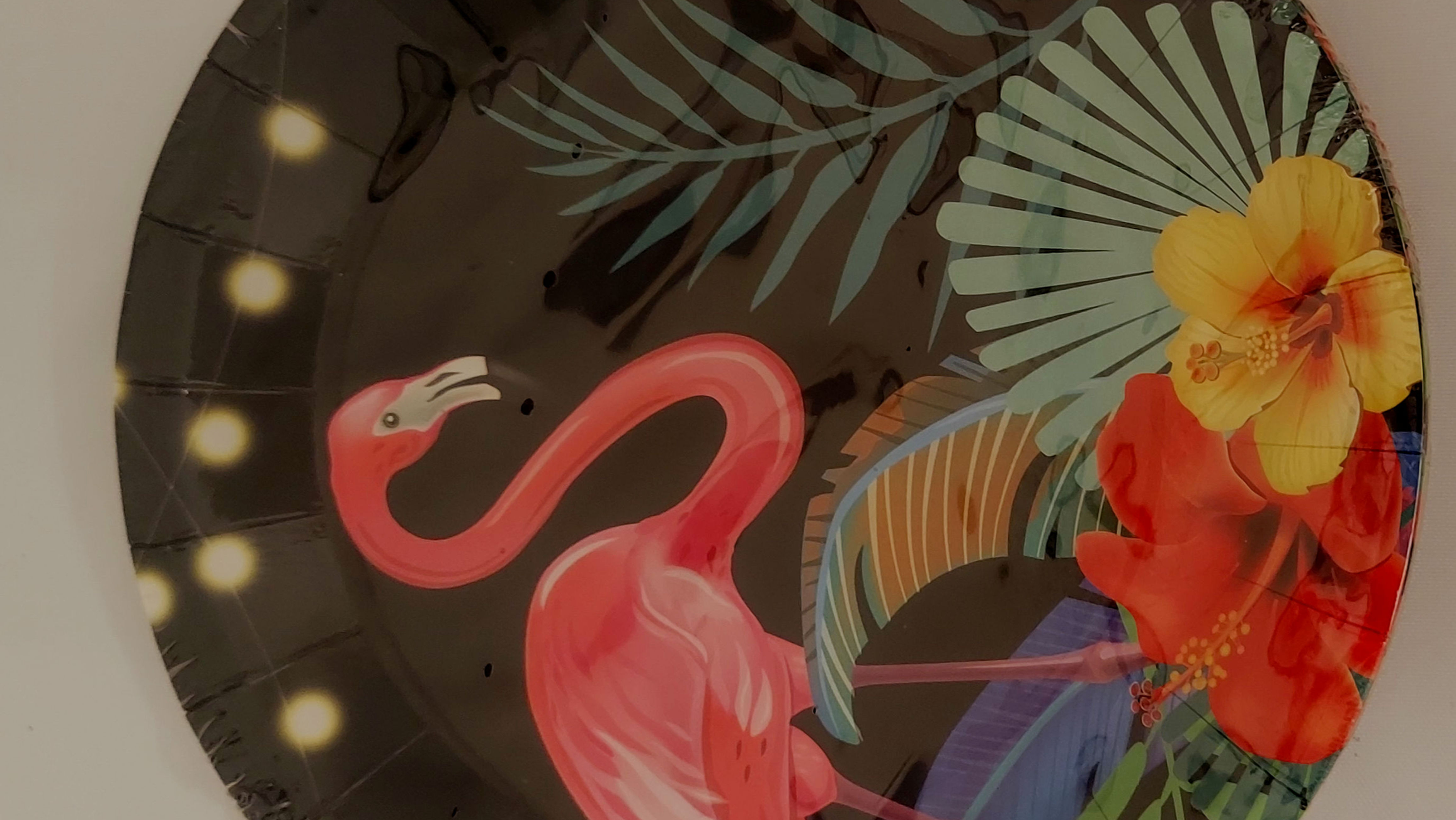 8 CT Flamingo paper came plate