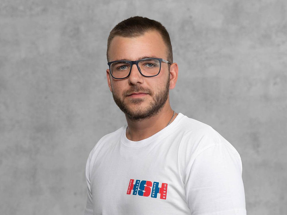 9.30 Attila Holczer.jpg