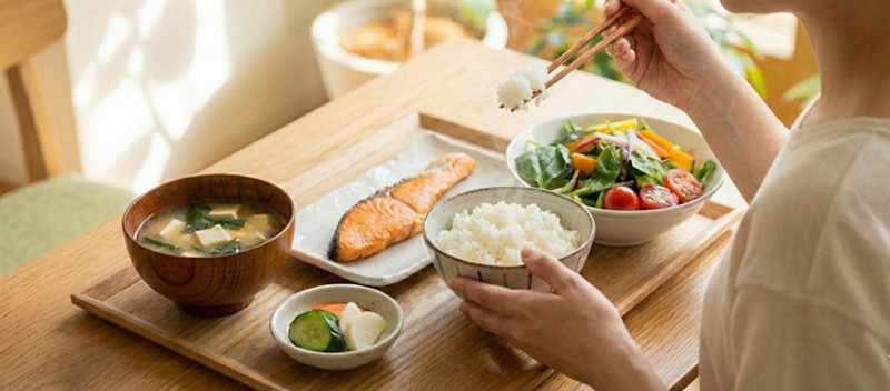 食事での栄養摂取に対してメリットデメリット