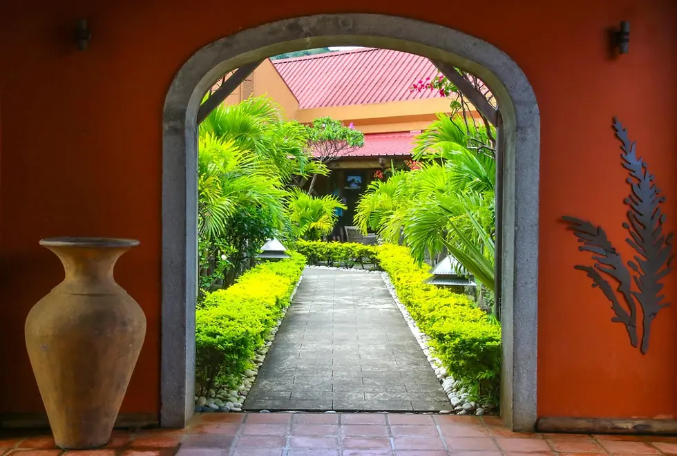 How to Create a Stunning Outdoor Entrance That Welcomes Guests Year-Round