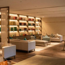 The Art of the Lounge Corner: Creating a Space Guests Want to Settle Into