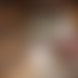 The Best Ceiling and Wall Colors to Complement Reflective Floors