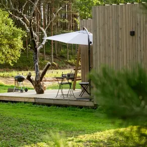 How to Create a Stylish Outdoor Living Space at Home