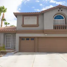 Warning Signs Your Garage Door Needs Quick Professional Attention