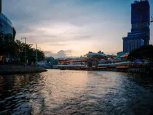 Clarke Quay Dining Experience: Hotel Guide to Singapore’s Riverside Gem
