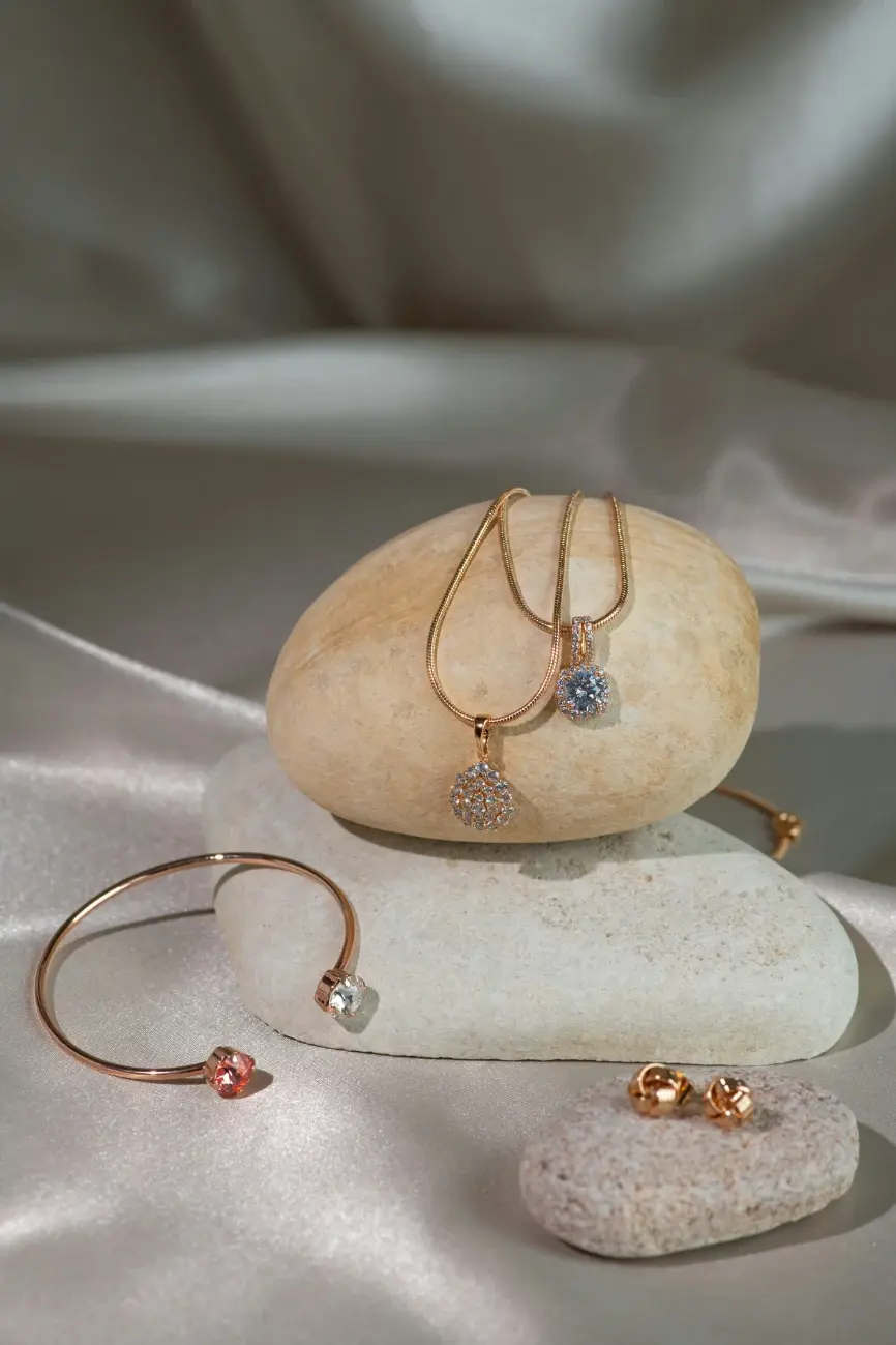 How to Create a Signature Look Using Accessories