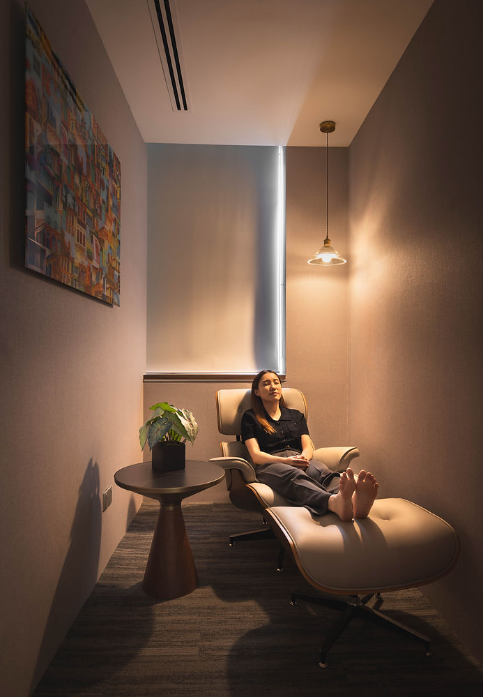 Quiet lounge corner in the Accuracy workplace interior.