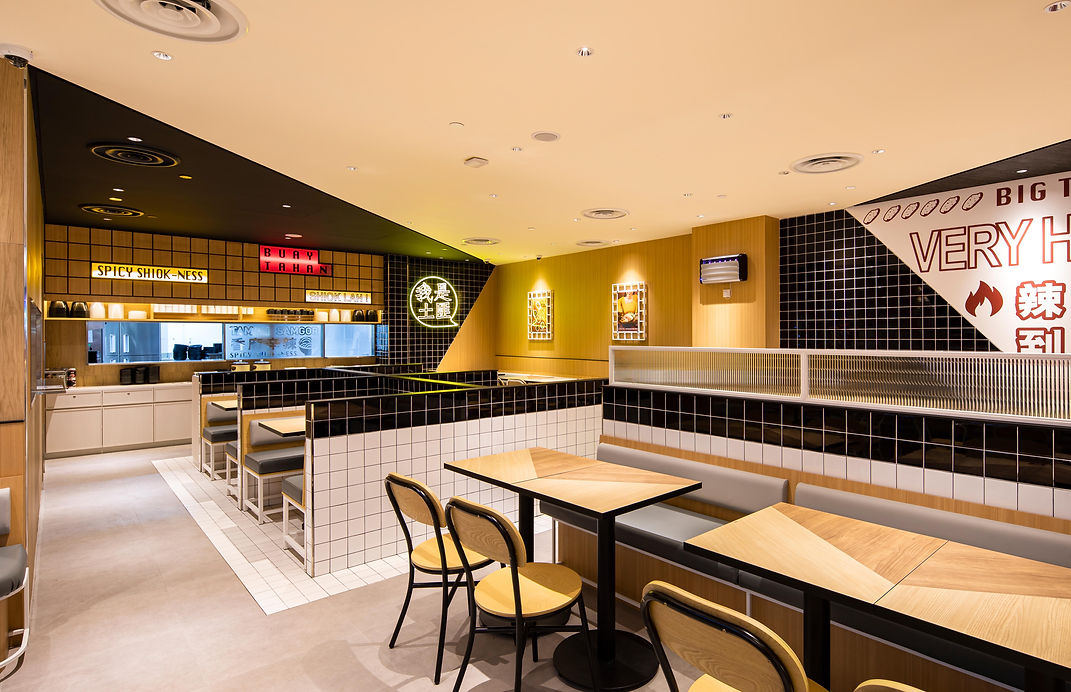 Open dining room view of the Tamjai Samgor interior.