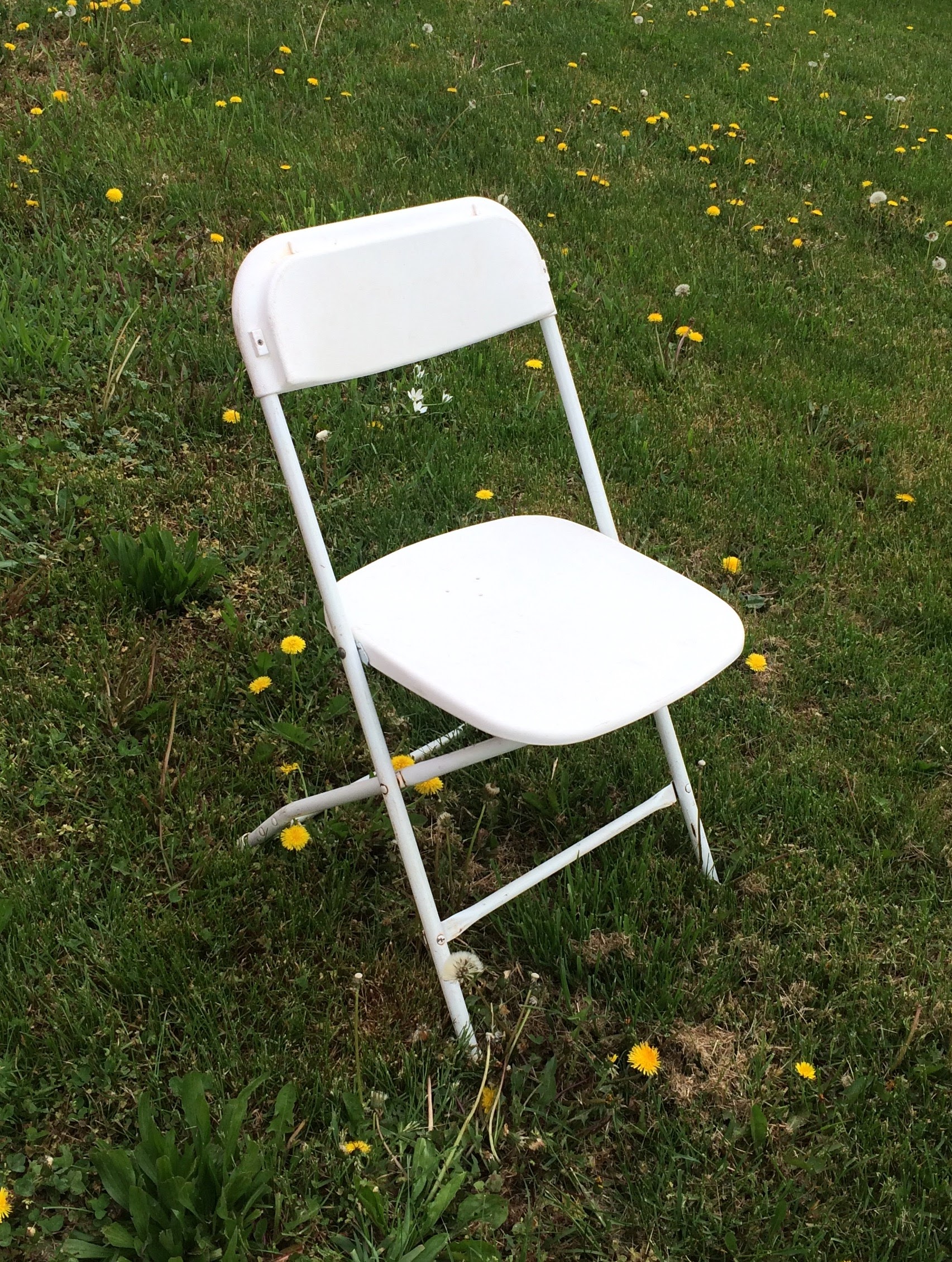 Basic folding chair