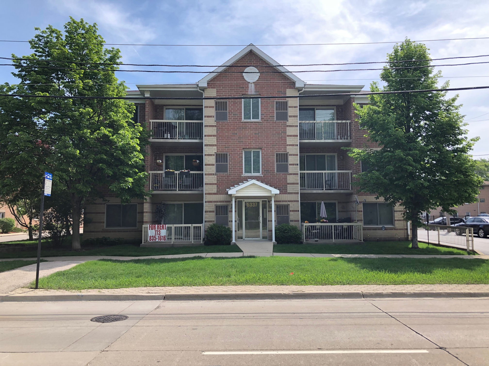 5337 N East River Rd