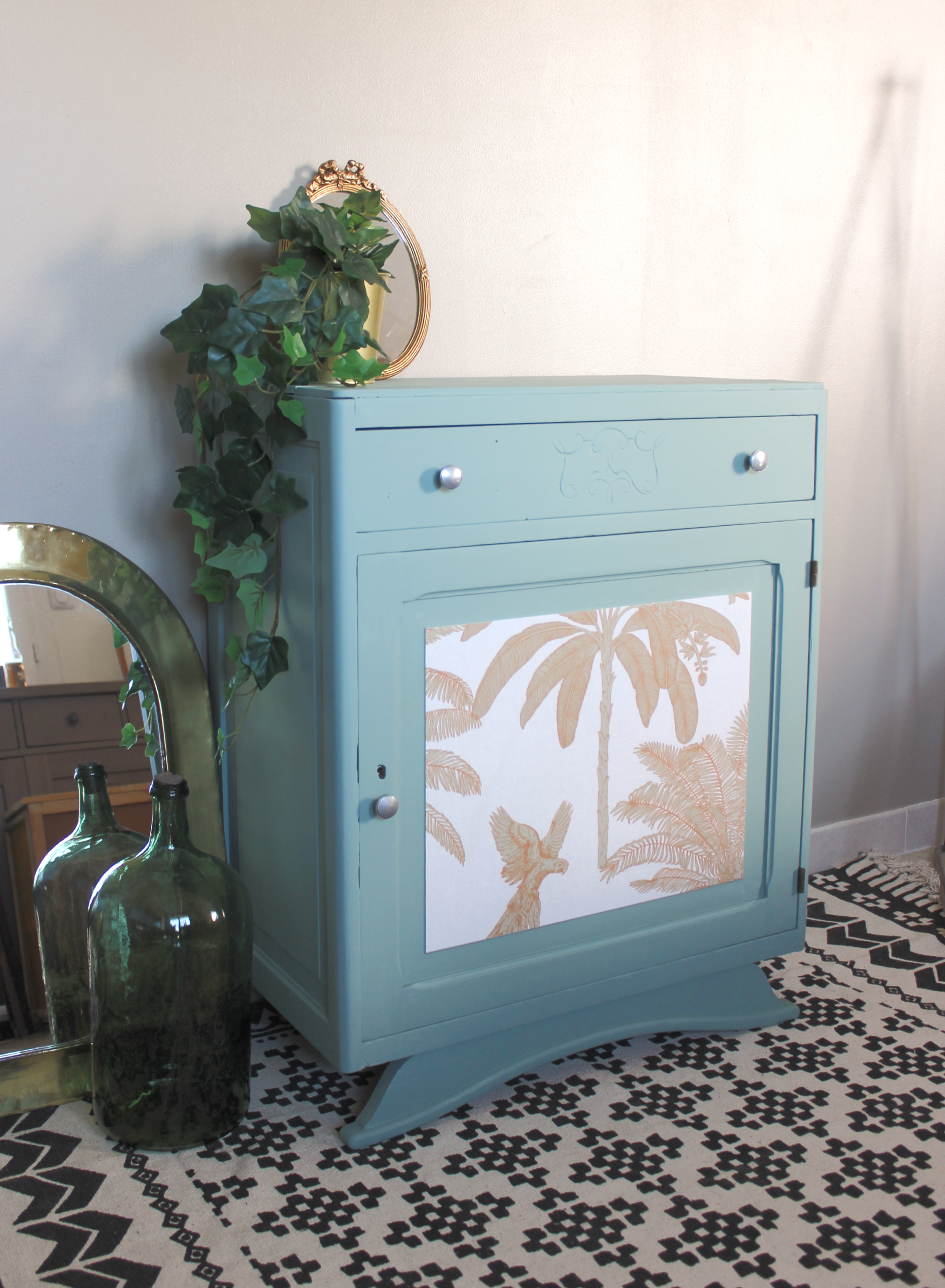 Meuble Vert Rivage au pied moustache