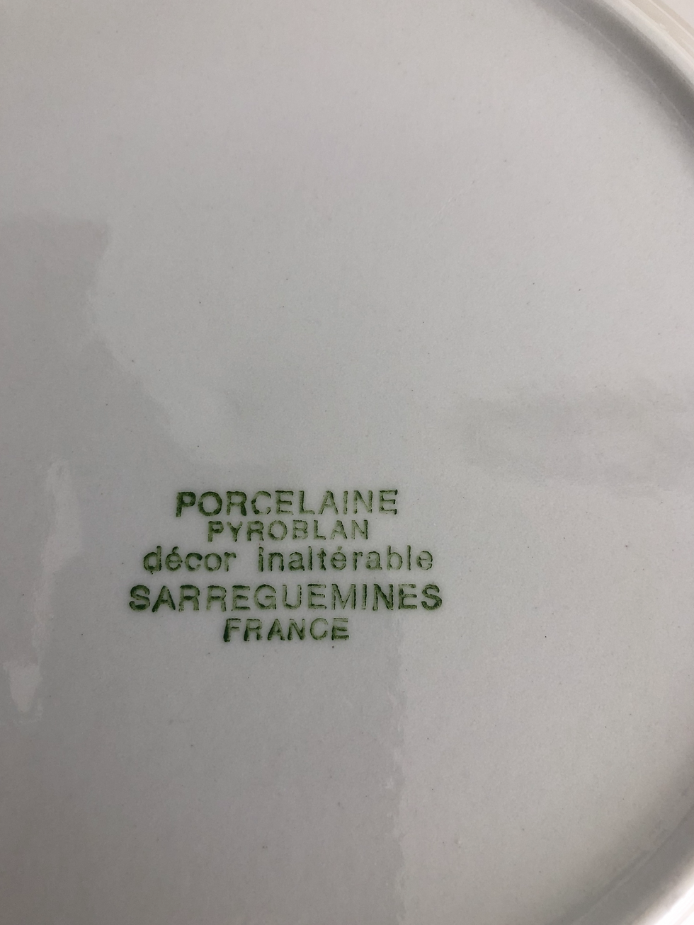 Miniature : Lot de 2 assiettes en porcelaine Pyroblan - Marque Sarreguemines