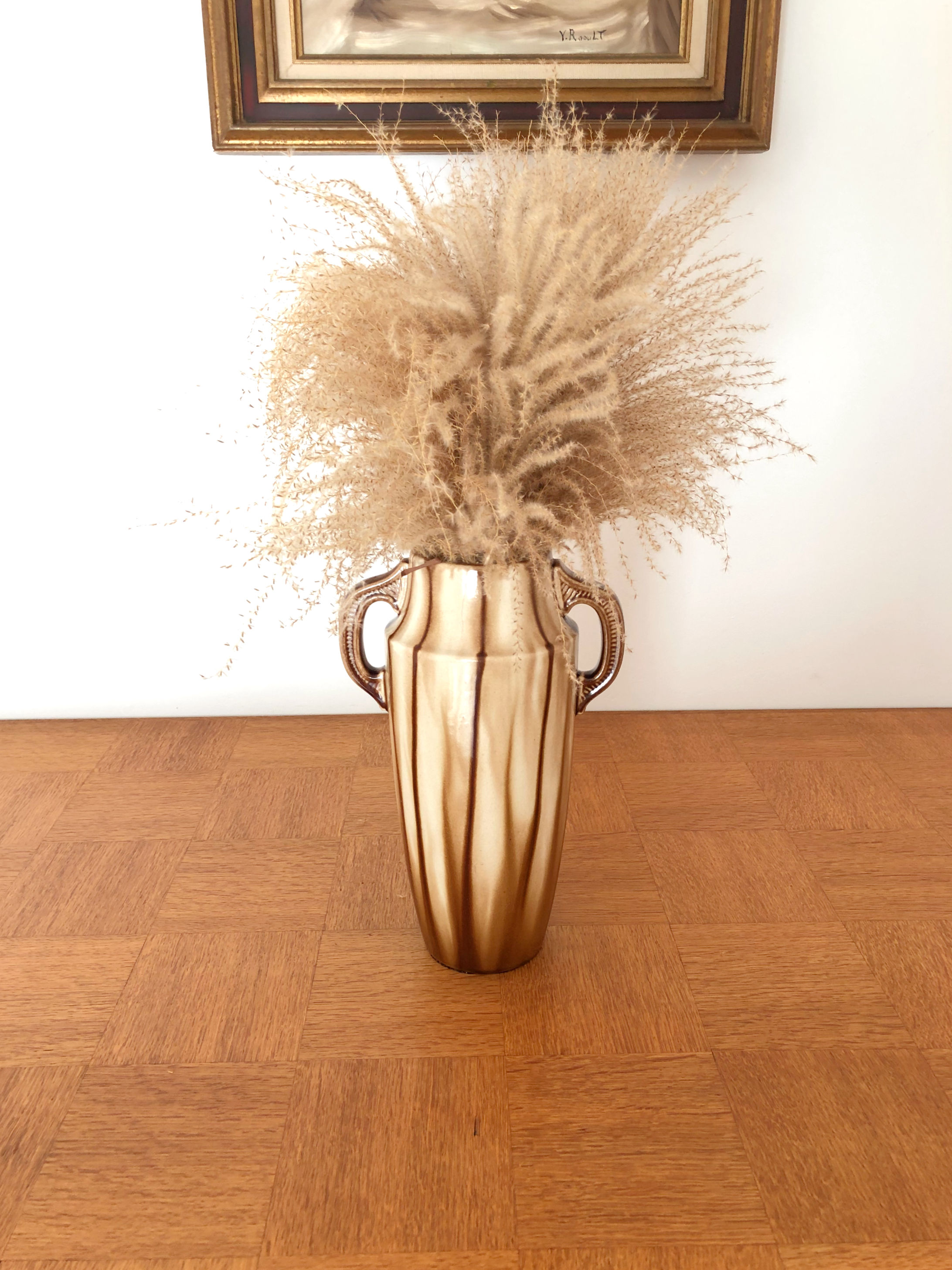 Vase Art Déco en barbotine, signé Louis Gueule